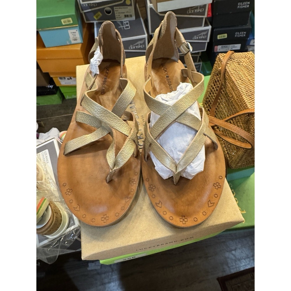 Lucky Brand Ainsley strappy sandals Travertine Size 9 Flat! - Picture 4 of 9